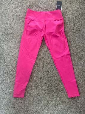 Fabletics Boost High-Waisted Smooth Seamless Leggings in Hot Pink